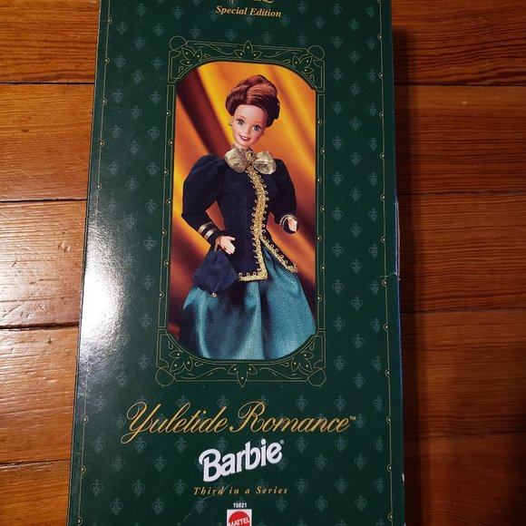 Yuletide Romance Barbie 1996 Hallmark Exclusive Special Edition 3rd in Series - Picture 3 of 6
